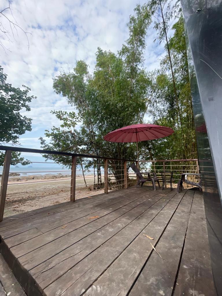 Dugong Koh Sukorn Hotel Ko Sukon Екстериор снимка