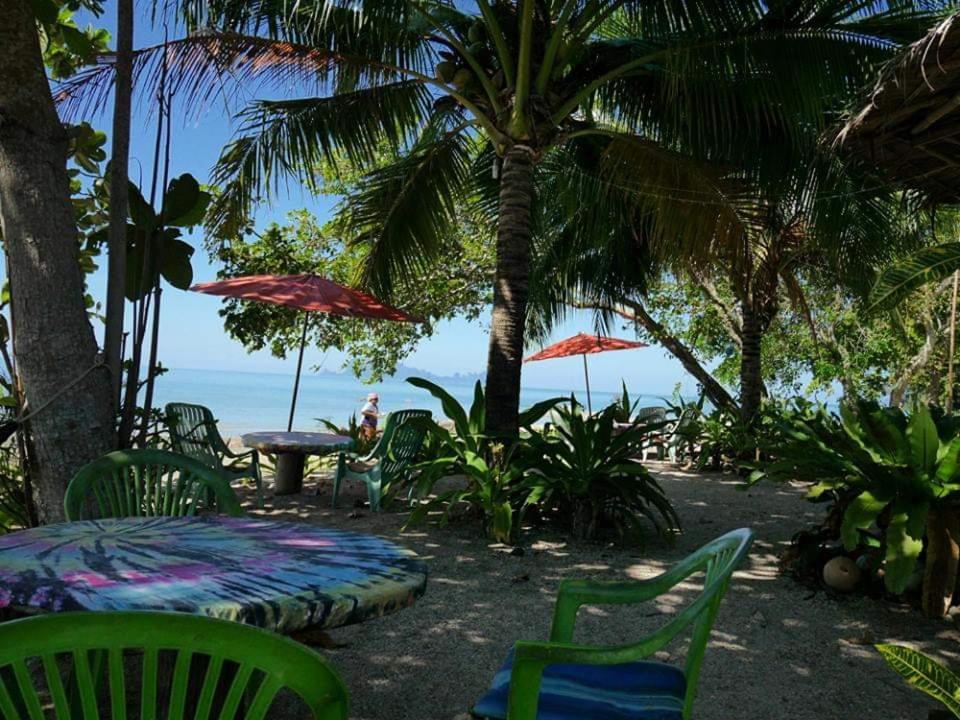 Dugong Koh Sukorn Hotel Ko Sukon Екстериор снимка